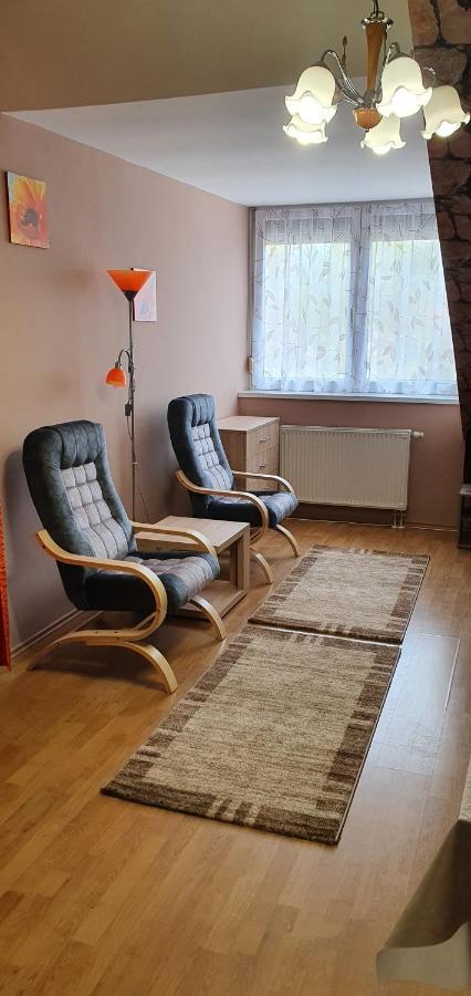 Venusz Apartman Cserkeszőlő Exterior foto