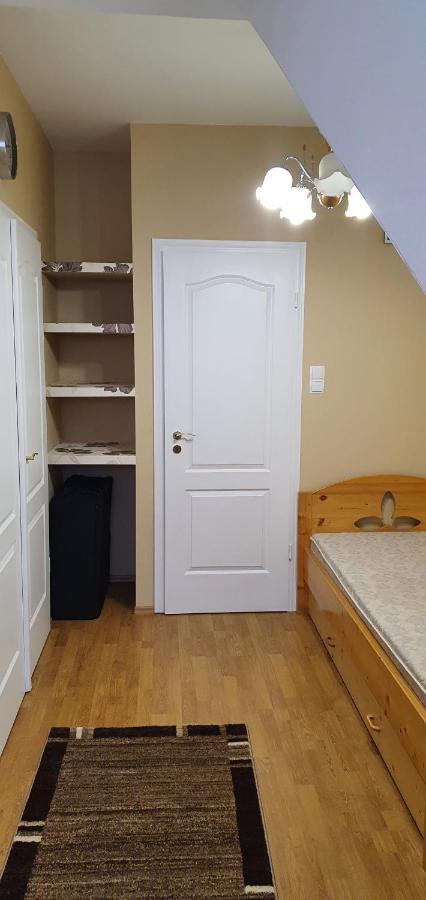 Venusz Apartman Cserkeszőlő Exterior foto