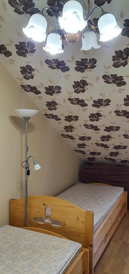 Venusz Apartman Cserkeszőlő Exterior foto